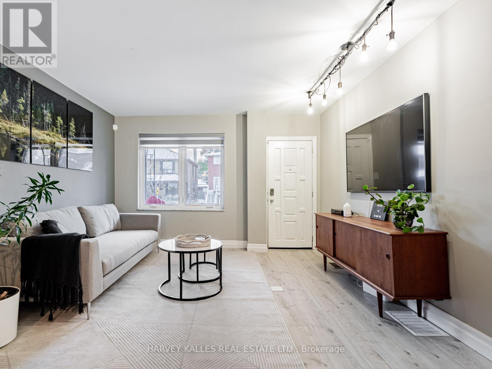 125 Kane Avenue, Toronto, Ontario  M6M 3N1 - Photo 9 - W12535080