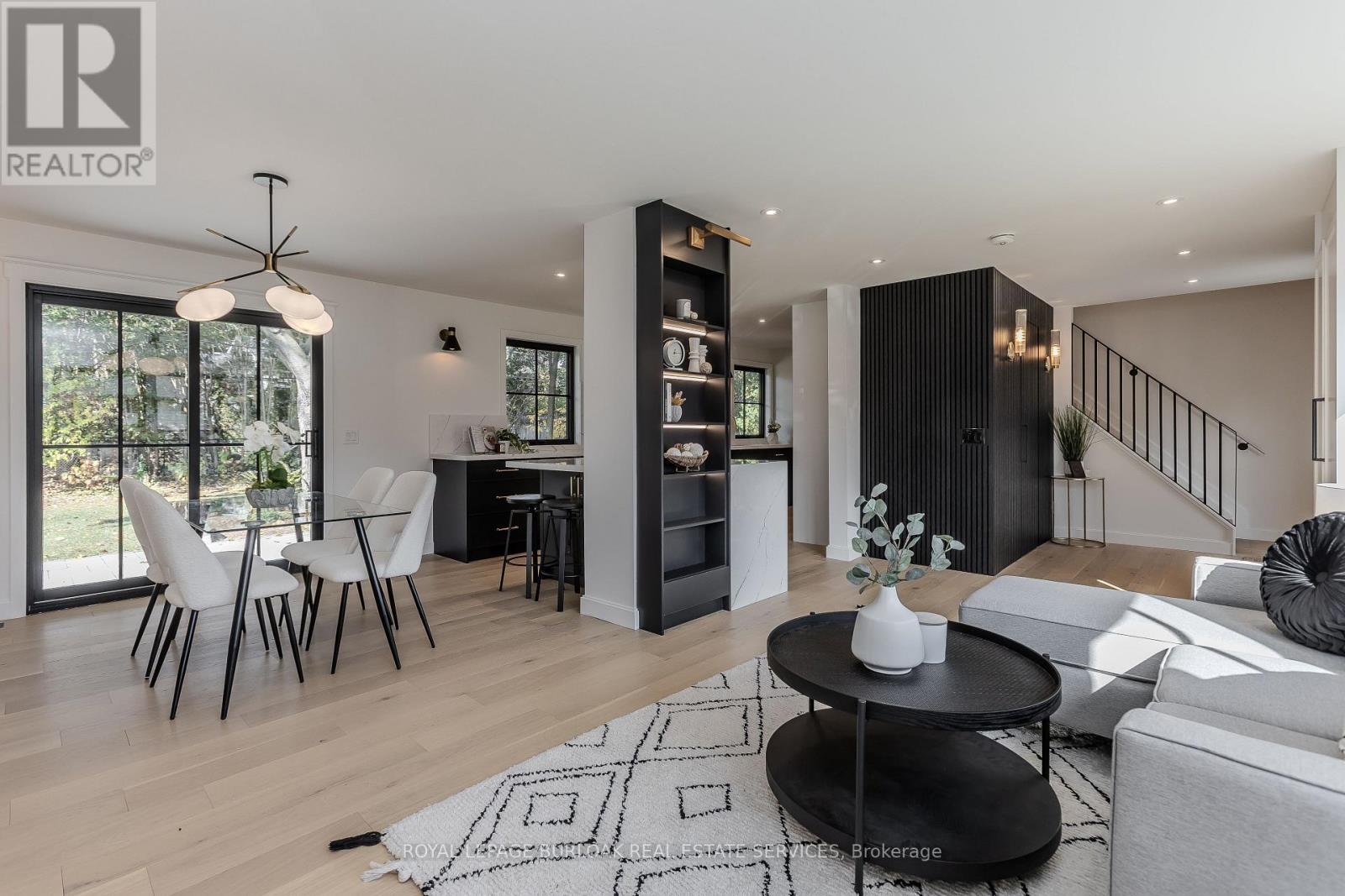 3029 Eva Drive, Burlington, Ontario  L7N 2K3 - Photo 5 - W12535098