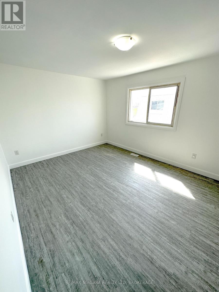 1 - 71 Hagey Avenue, Fort Erie, Ontario L2A 1W5 - Photo 10 - X12535152