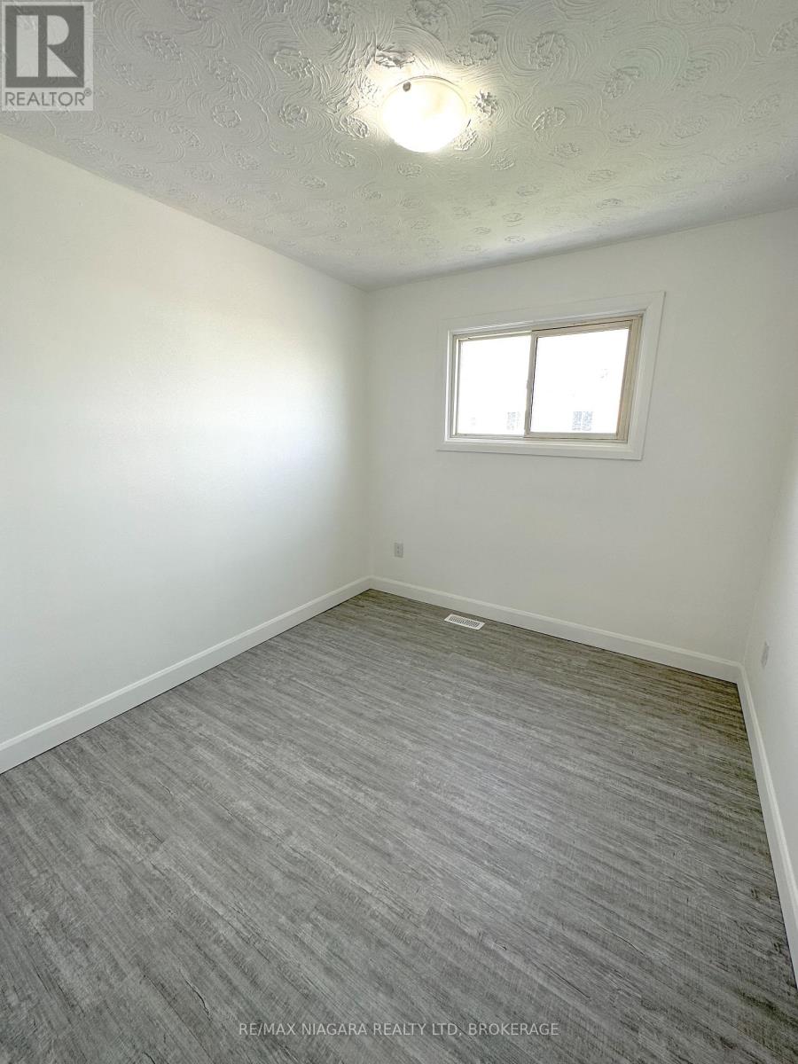 1 - 71 Hagey Avenue, Fort Erie, Ontario L2A 1W5 - Photo 12 - X12535152