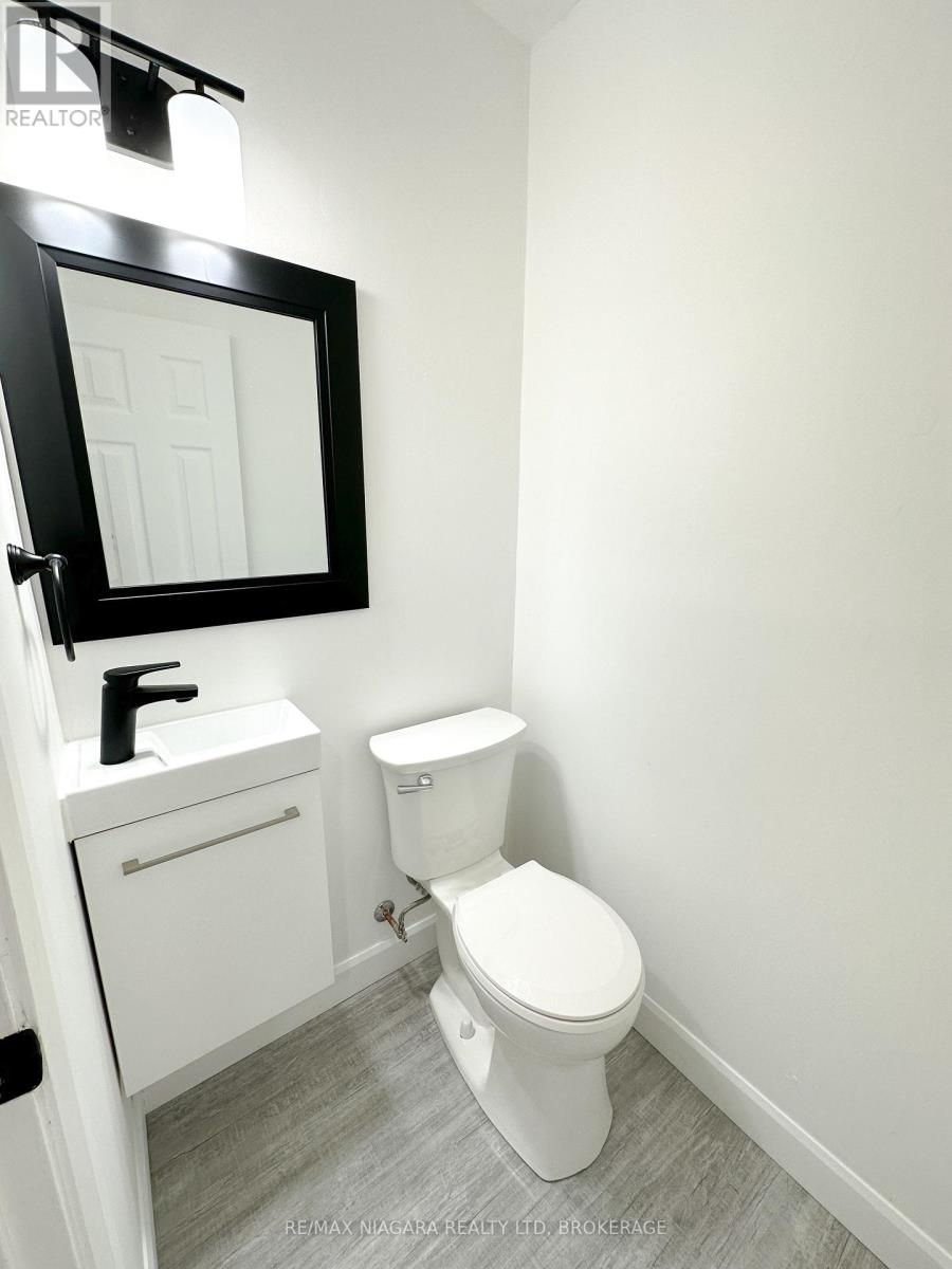 1 - 71 Hagey Avenue, Fort Erie, Ontario L2A 1W5 - Photo 7 - X12535152