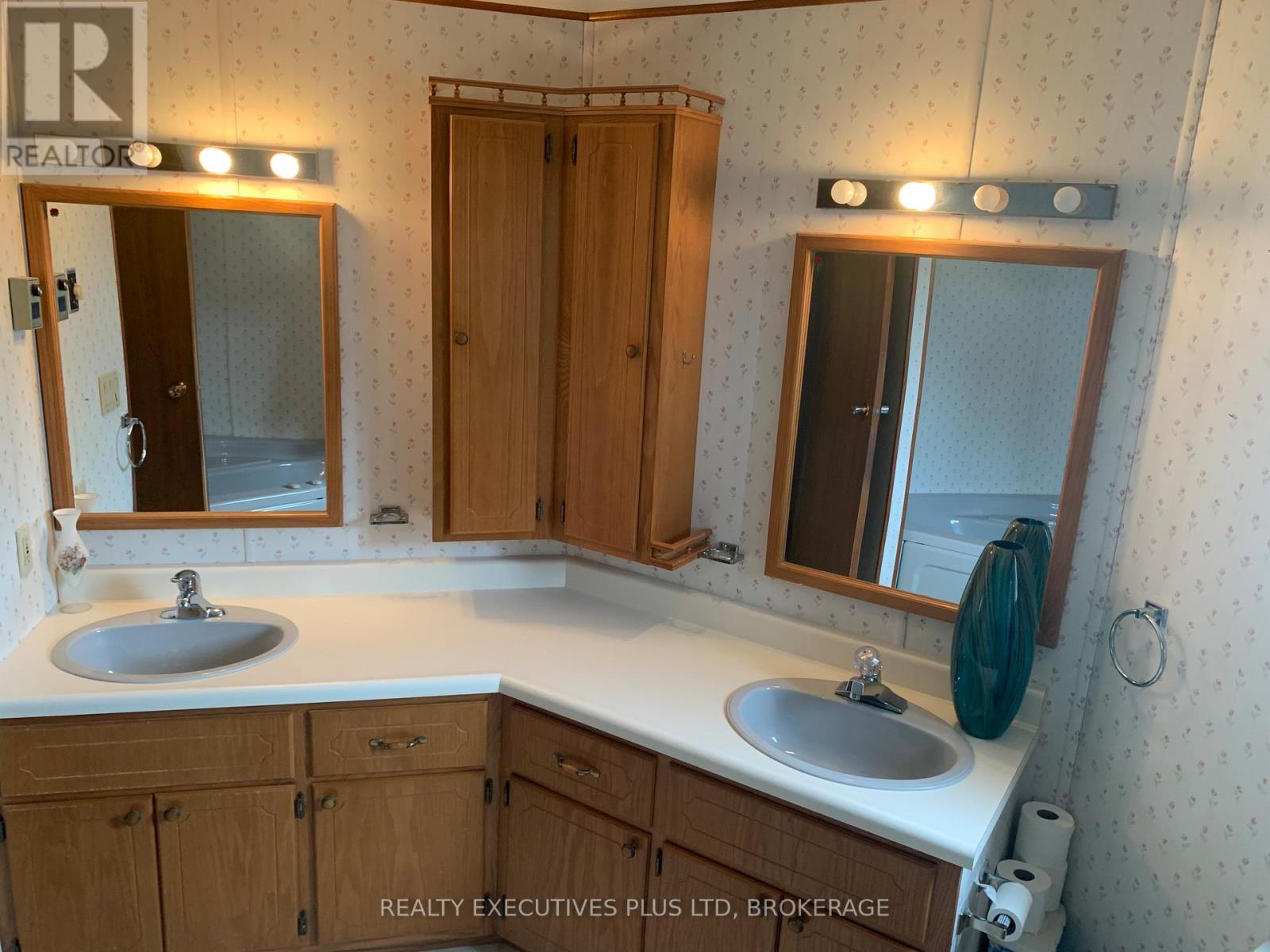 52 - 3033 Townline Road, Fort Erie, Ontario L0R 1S0 - Photo 14 - X12535178