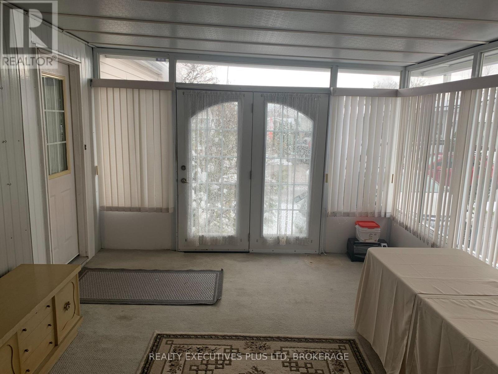 52 - 3033 Townline Road, Fort Erie, Ontario L0R 1S0 - Photo 4 - X12535178