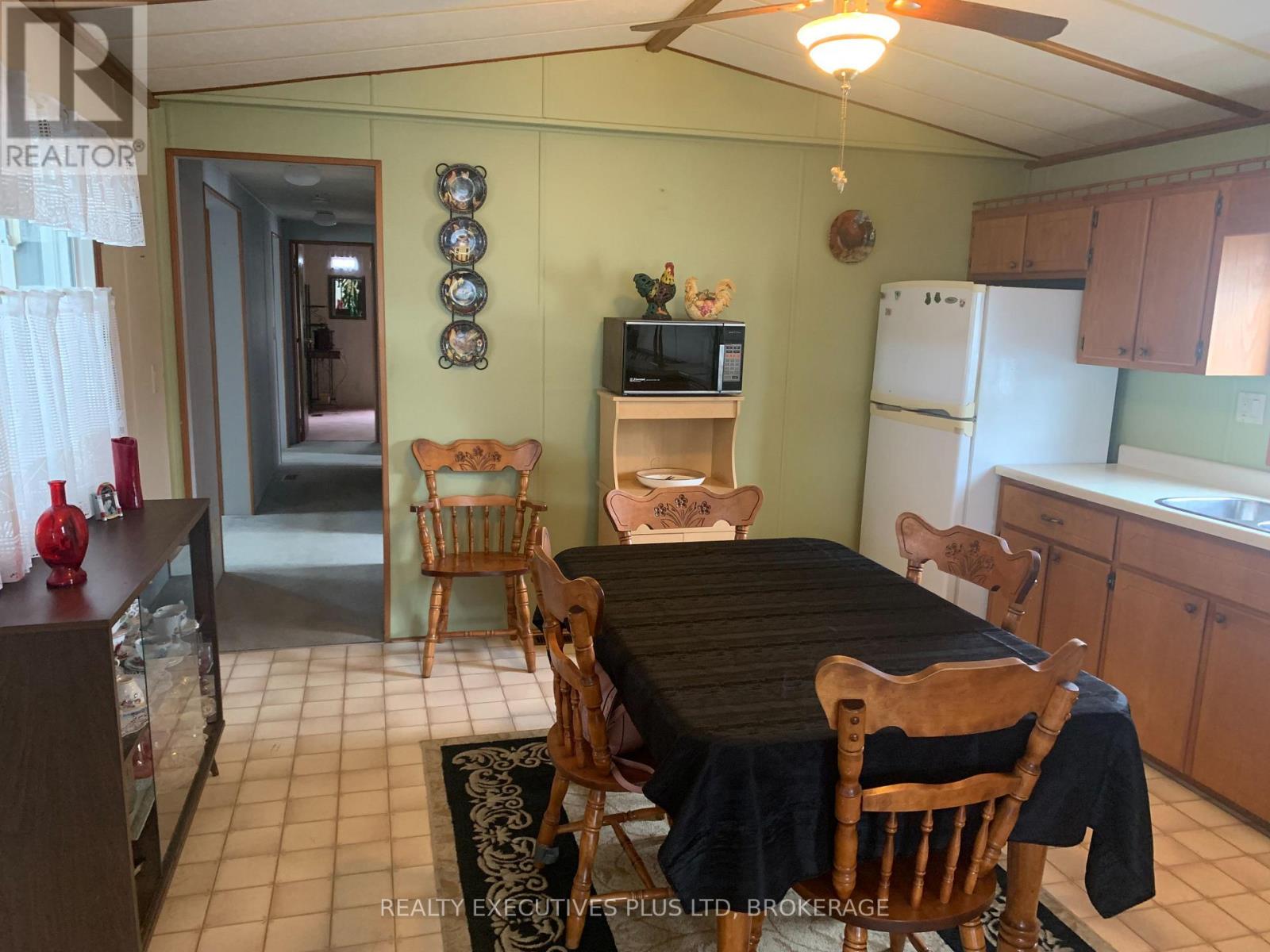 52 - 3033 Townline Road, Fort Erie, Ontario L0R 1S0 - Photo 6 - X12535178