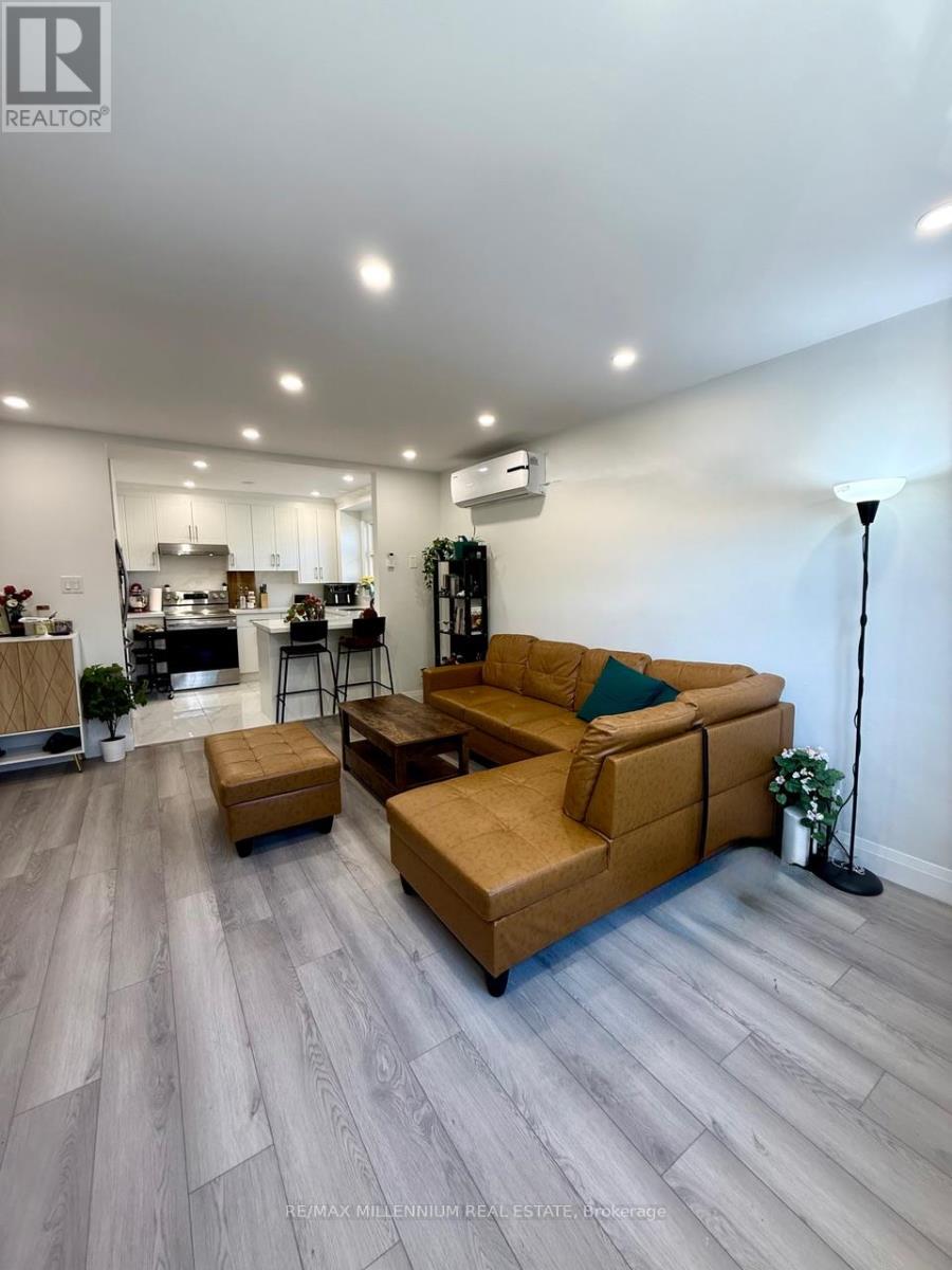 1115 O'connor Drive, Toronto, Ontario  M4B 2T5 - Photo 2 - E12535162