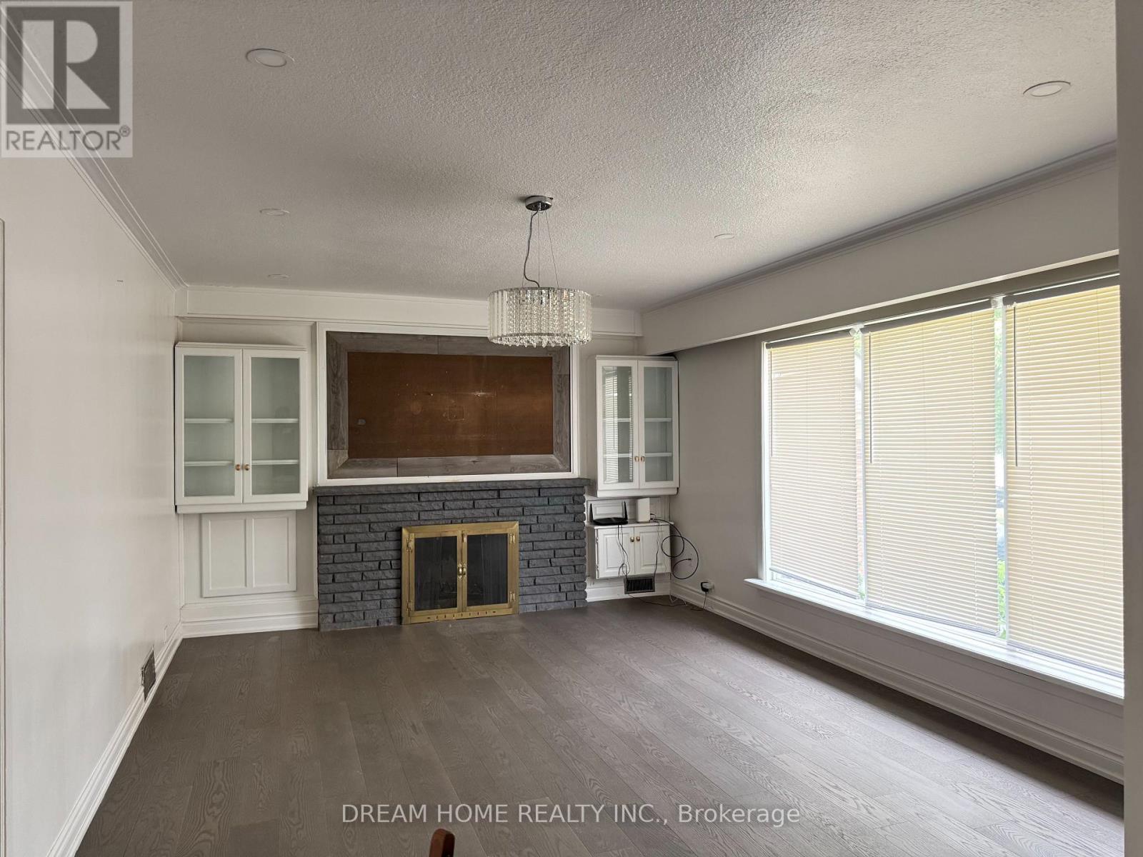 11 Garden Park Avenue, Toronto, Ontario M1S 1Z8 - Photo 2 - E12535196