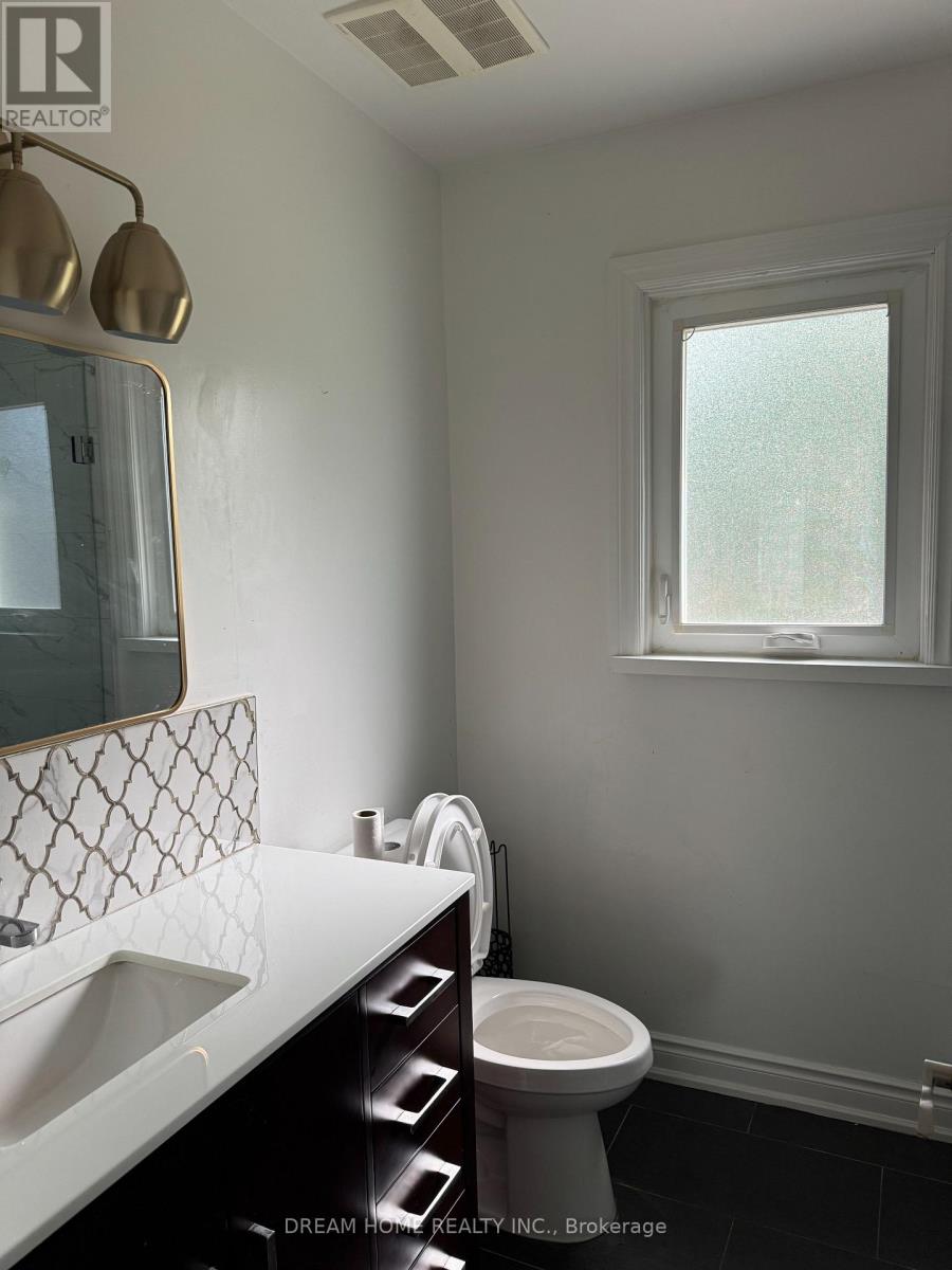 11 Garden Park Avenue, Toronto, Ontario M1S 1Z8 - Photo 7 - E12535196