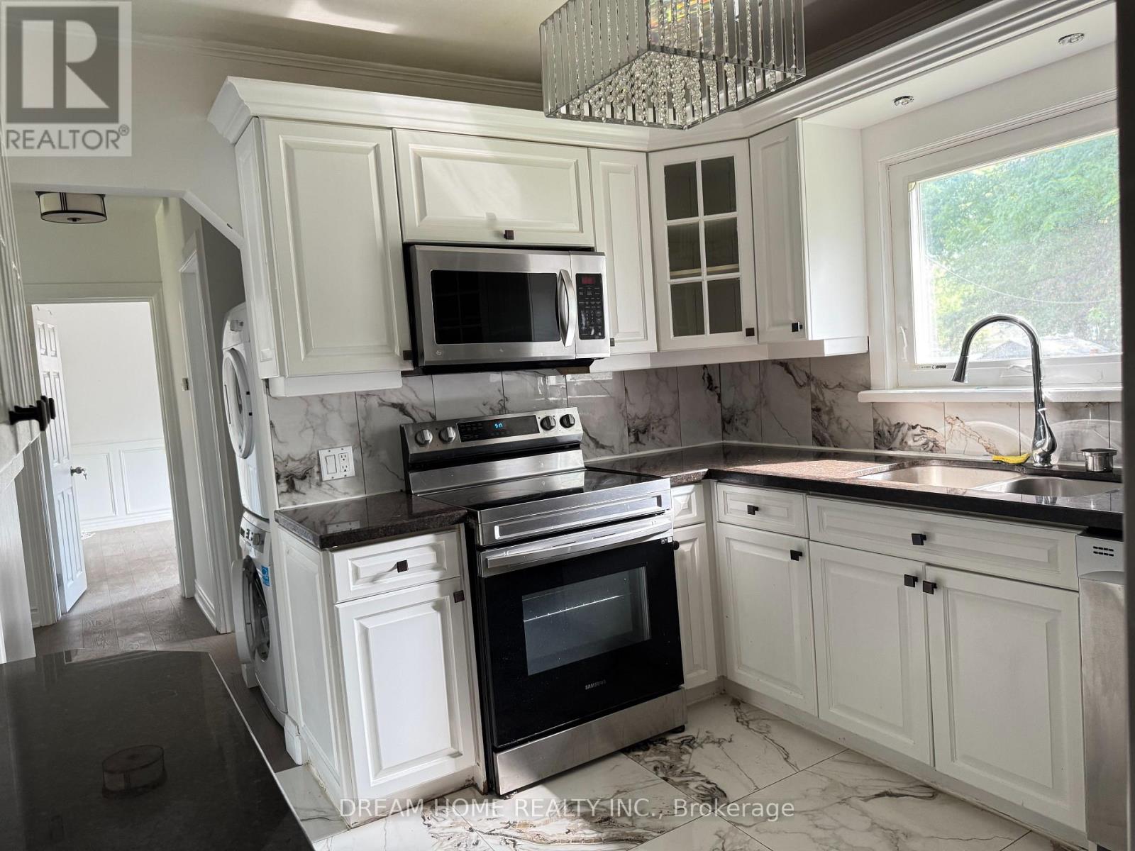 11 Garden Park Avenue, Toronto, Ontario M1S 1Z8 - Photo 9 - E12535196