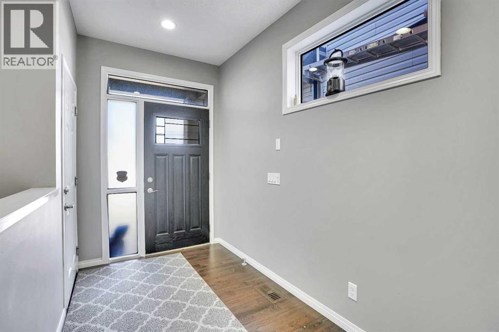 33 Savanna Green Ne, Calgary, Alberta  T3J 0V8 - Photo 2 - A2243290