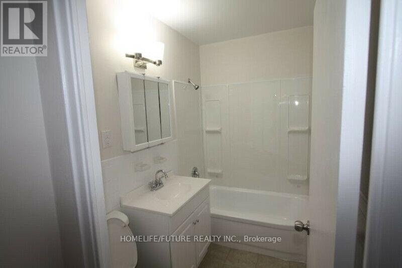 560 Bloor Street E, Oshawa, Ontario  L1H 3N2 - Photo 4 - E12531278