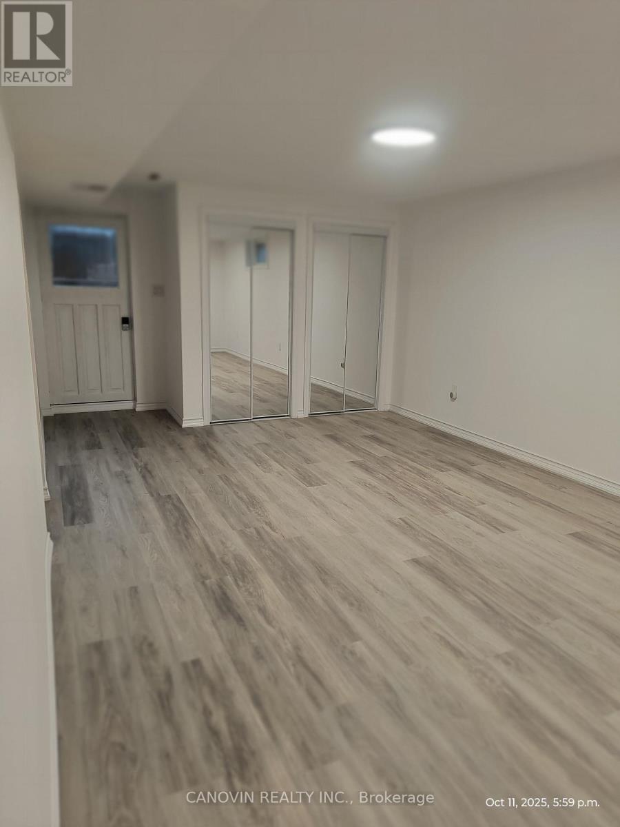 76 Pearson Avenue Pearson Avenue, Richmond Hill, Ontario L4C 6T8 - Photo 4 - N12535172