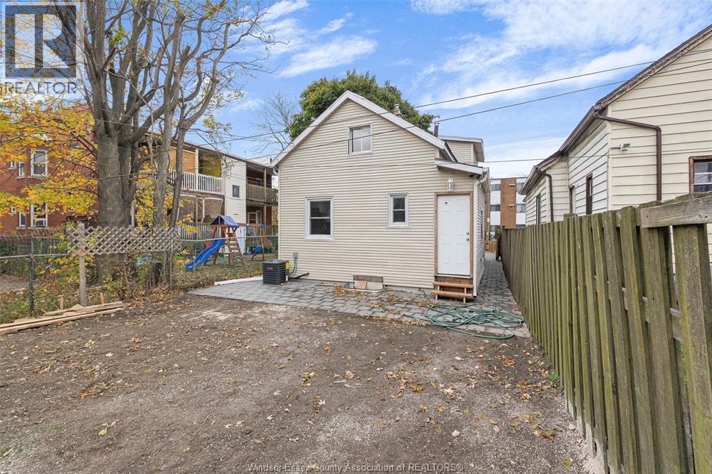 666 Brant, Windsor, Ontario N9A 3E6 - Photo 7 - 25028582
