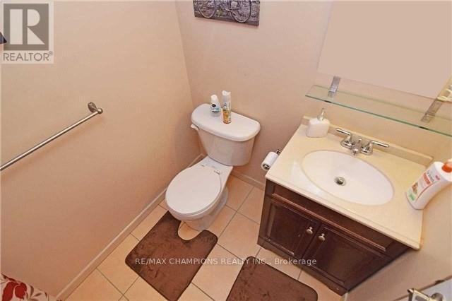 303 - 8 Dayspring Circle, Brampton, Ontario  L6P 2Z7 - Photo 5 - W12499268