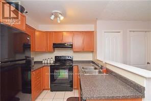 303 - 8 Dayspring Circle, Brampton, Ontario  L6P 2Z7 - Photo 4 - W12499268