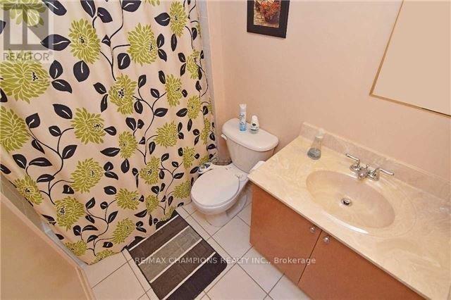 303 - 8 Dayspring Circle, Brampton, Ontario  L6P 2Z7 - Photo 6 - W12499268