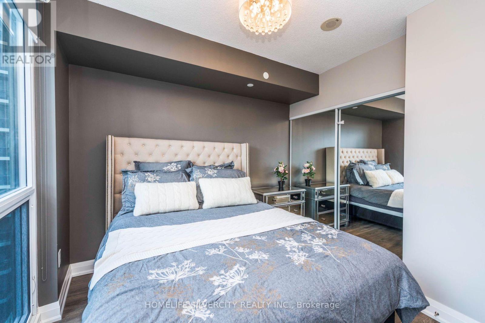 2506 - 9 Valhalla Inn Road, Toronto, Ontario  M9B 1S9 - Photo 4 - W12534774