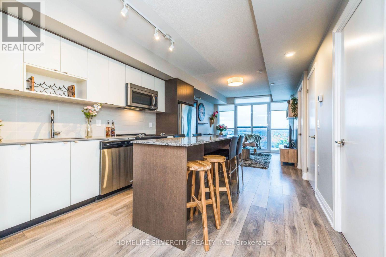 2506 - 9 Valhalla Inn Road, Toronto, Ontario  M9B 1S9 - Photo 8 - W12534774