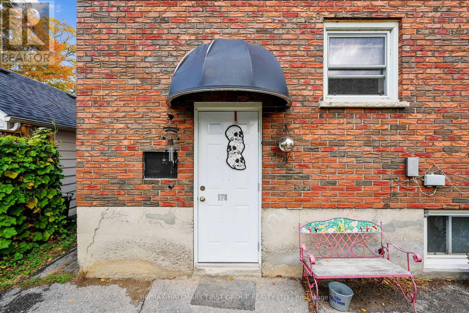 Upper - 176 Sydenham Street, Cobourg, Ontario  K9A 2S3 - Photo 2 - X12535140