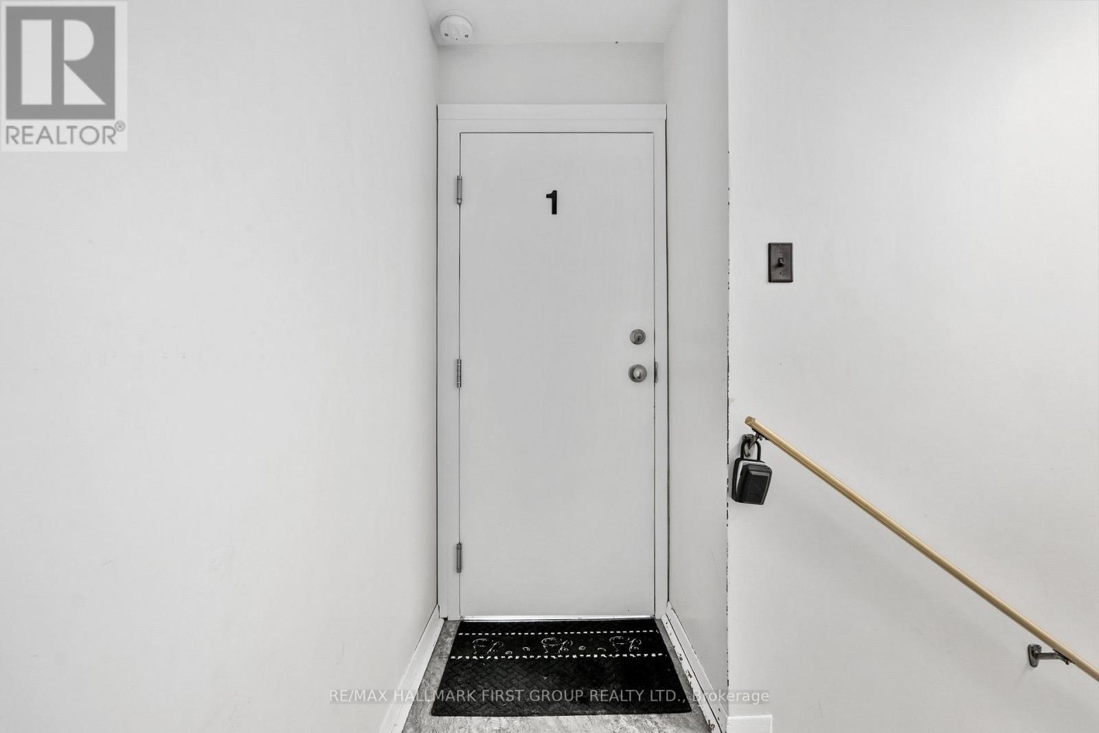 Upper - 176 Sydenham Street, Cobourg, Ontario  K9A 2S3 - Photo 3 - X12535140