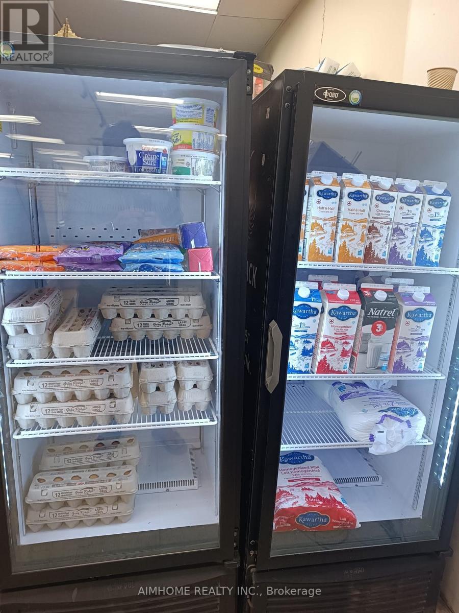 1141 Highbury Avenue N, London East, Ontario  N5Y 1A5 - Photo 2 - X12535158