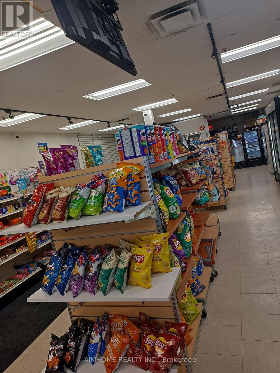 1141 Highbury Avenue N, London East, Ontario  N5Y 1A5 - Photo 8 - X12535158