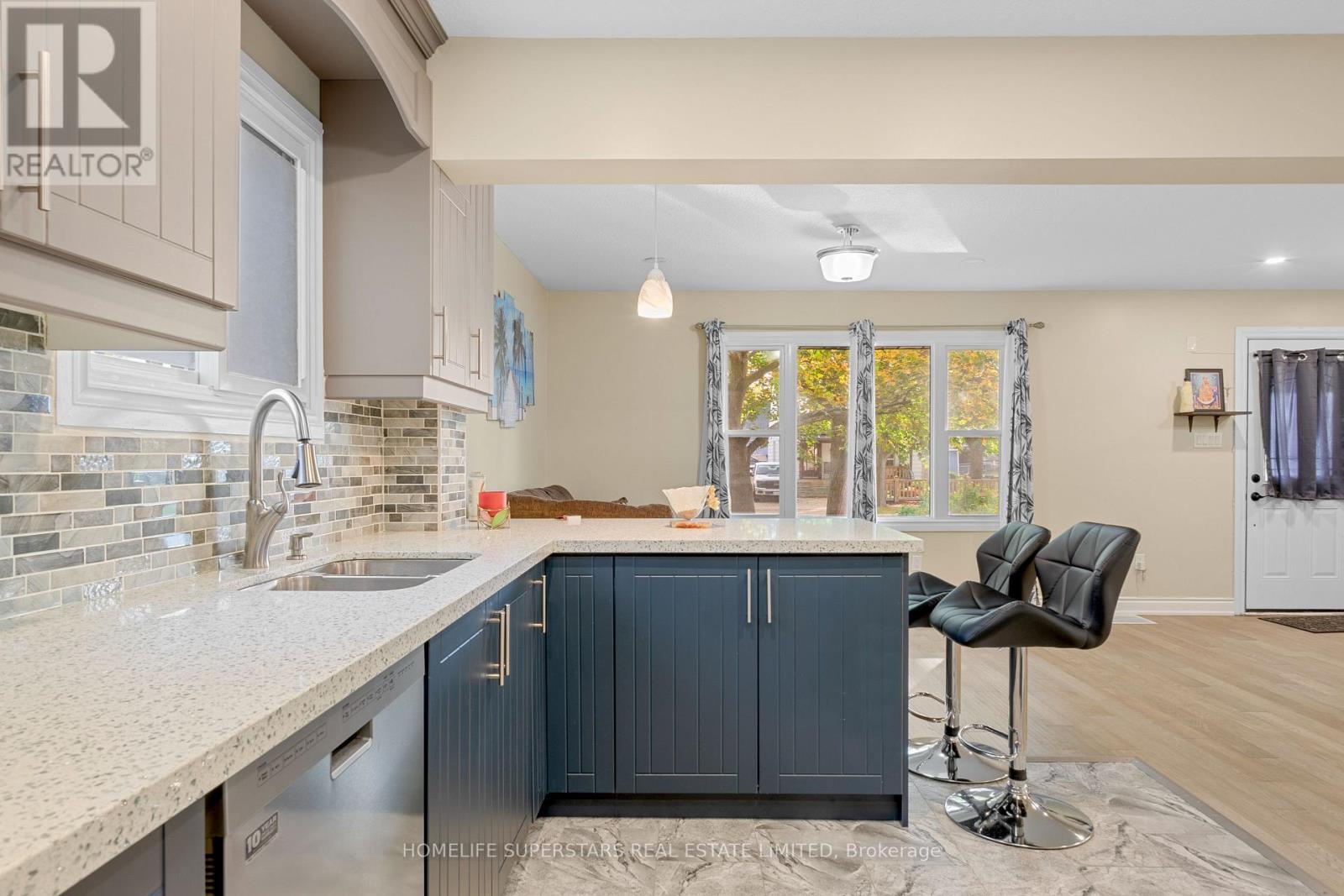 13 Lewis Street, Hamilton, Ontario  L8H 6C3 - Photo 8 - X12535160