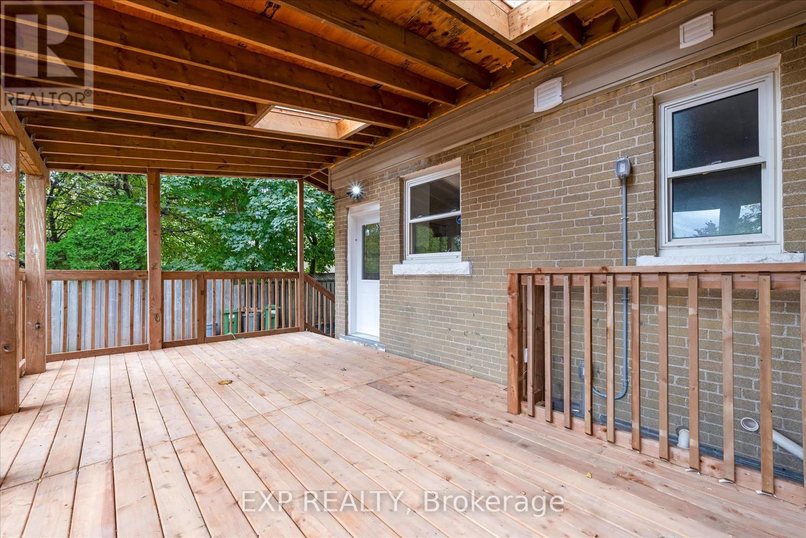 24 Eaton Place, Hamilton, Ontario  L8H 1N7 - Photo 28 - X12535170