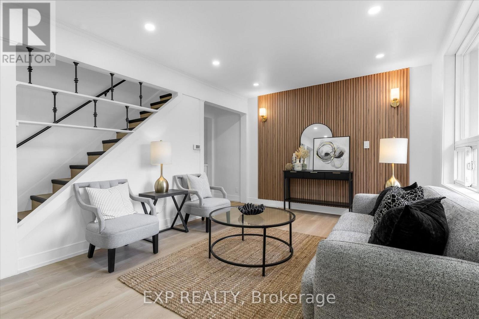 24 Eaton Place, Hamilton, Ontario  L8H 1N7 - Photo 3 - X12535170