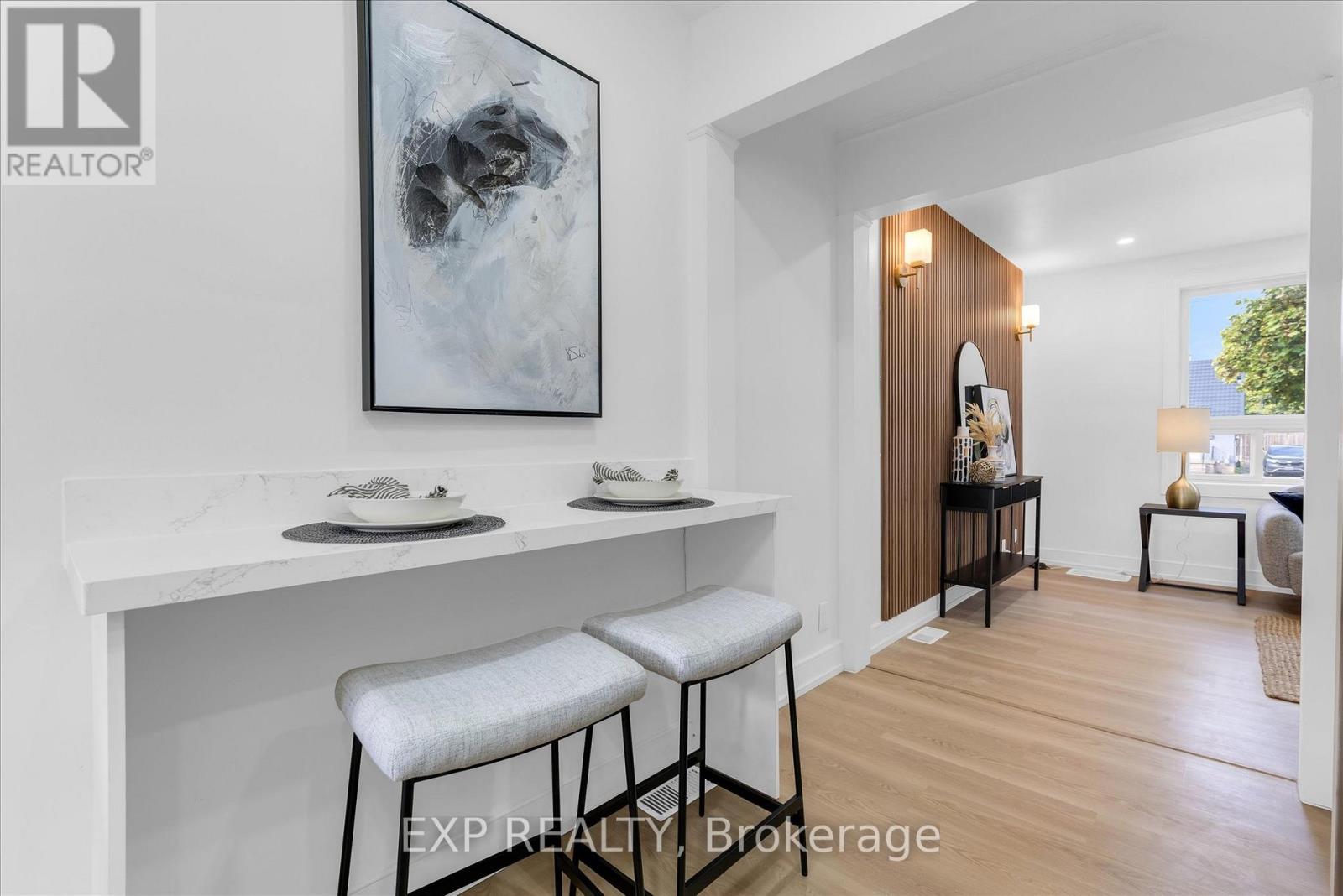 24 Eaton Place, Hamilton, Ontario  L8H 1N7 - Photo 8 - X12535170