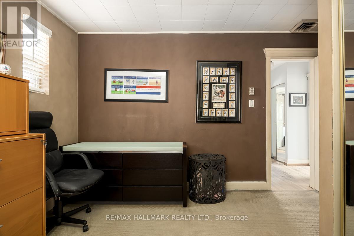 22 Airley Crescent, Toronto, Ontario  M4K 4H6 - Photo 14 - E12534058