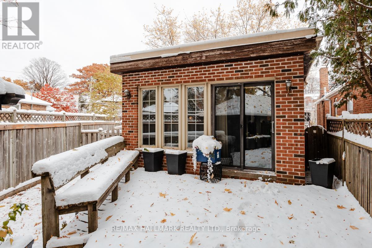 22 Airley Crescent, Toronto, Ontario  M4K 4H6 - Photo 17 - E12534058