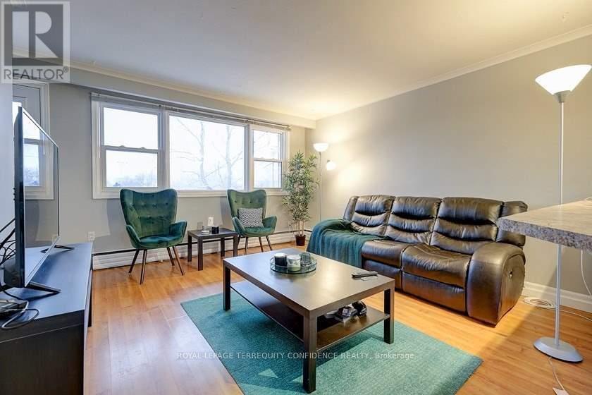 834 Sheppard Avenue W, Toronto, Ontario  M3H 2T1 - Photo 4 - C12535232