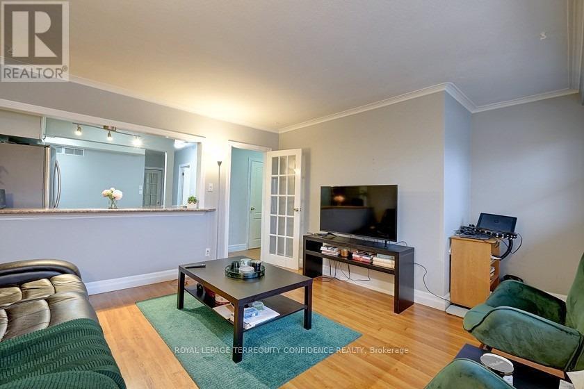 834 Sheppard Avenue W, Toronto, Ontario  M3H 2T1 - Photo 5 - C12535232