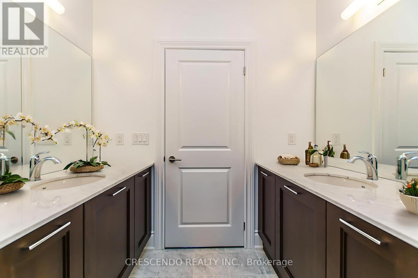 210 - 10360 Islington Avenue W, Vaughan, Ontario  L0J 1C0 - Photo 13 - N12535214