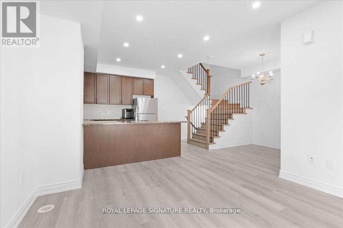 61 - 35 Applewood Lane, Toronto, Ontario M9C 0C1 - Photo 7 - W12535130