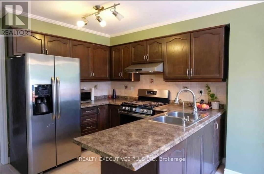 78 Giraffe Avenue, Brampton, Ontario  L6R 1Z1 - Photo 13 - W12535156