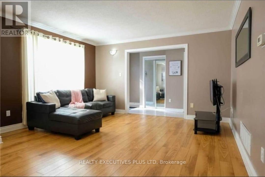 78 Giraffe Avenue, Brampton, Ontario  L6R 1Z1 - Photo 4 - W12535156