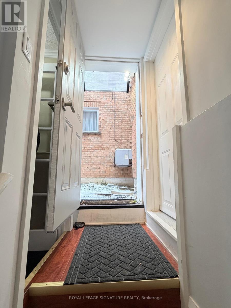 5630 Sparkwell Drive, Mississauga, Ontario  L5R 3N9 - Photo 13 - W12535166