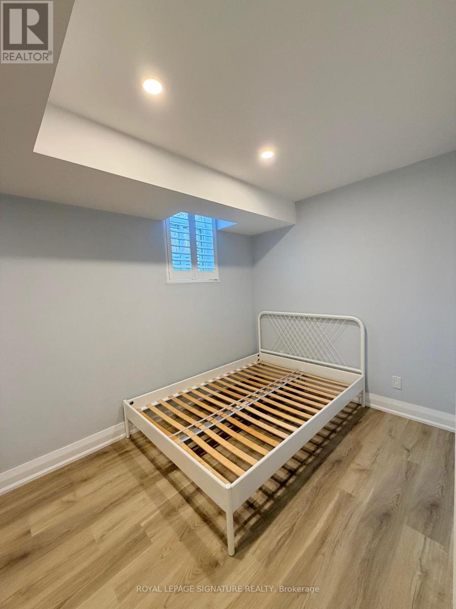 5630 Sparkwell Drive, Mississauga, Ontario  L5R 3N9 - Photo 7 - W12535166