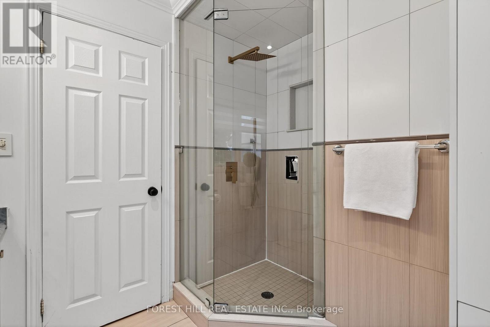 26 Elm Grove Avenue, Richmond Hill, Ontario  L4E 2T1 - Photo 21 - N12529852