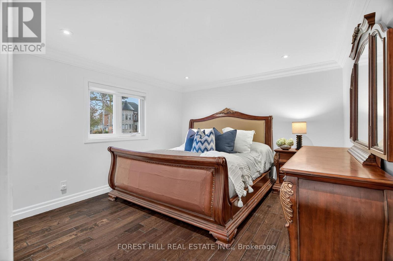 26 Elm Grove Avenue, Richmond Hill, Ontario  L4E 2T1 - Photo 18 - N12529852