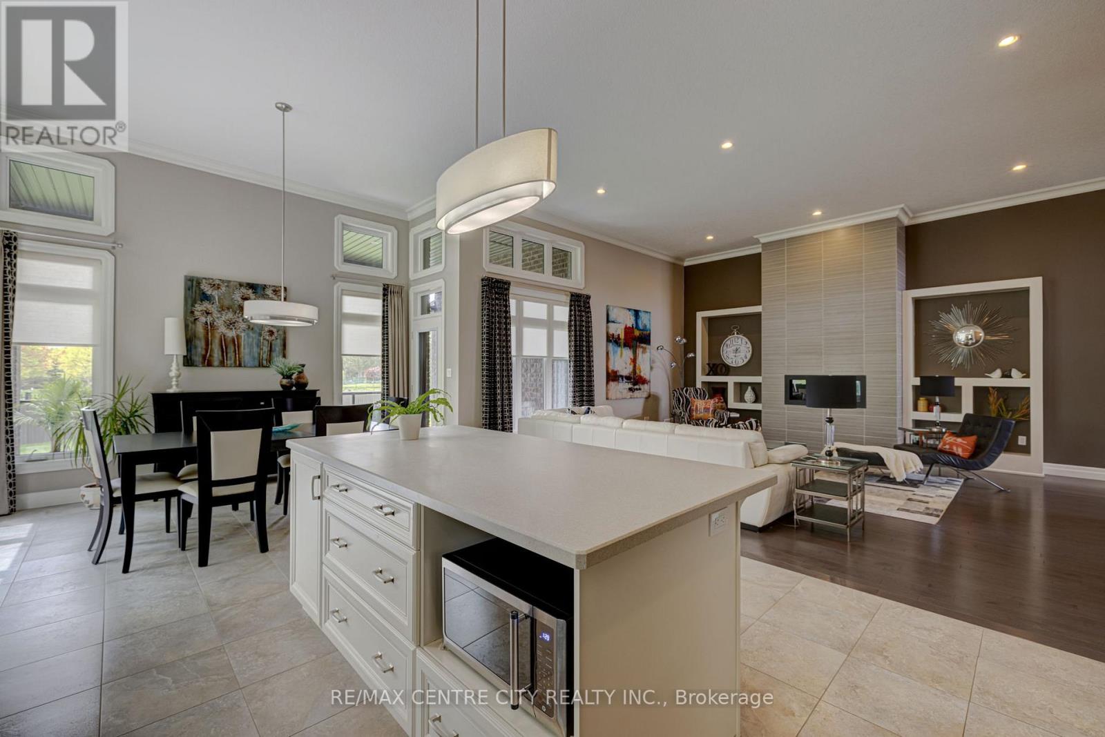 7 Drake Court, Strathroy-Caradoc, Ontario  N7G 0E1 - Photo 18 - X12535274