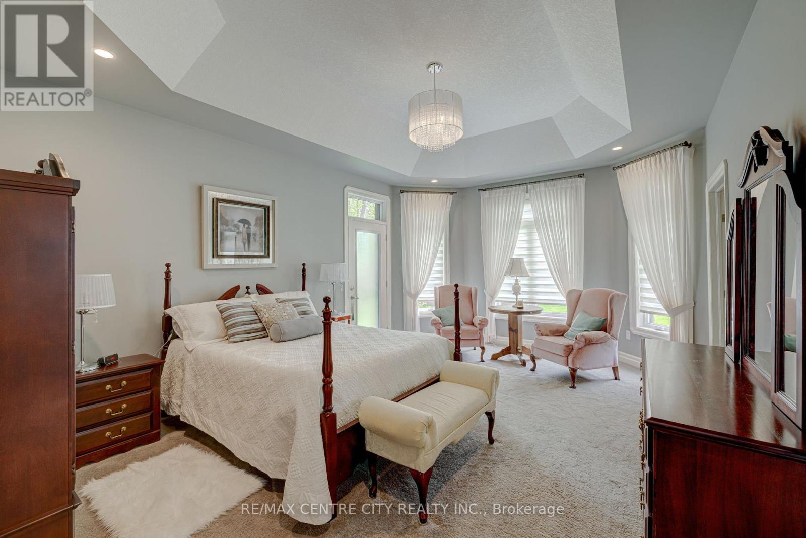 7 Drake Court, Strathroy-Caradoc, Ontario  N7G 0E1 - Photo 23 - X12535274