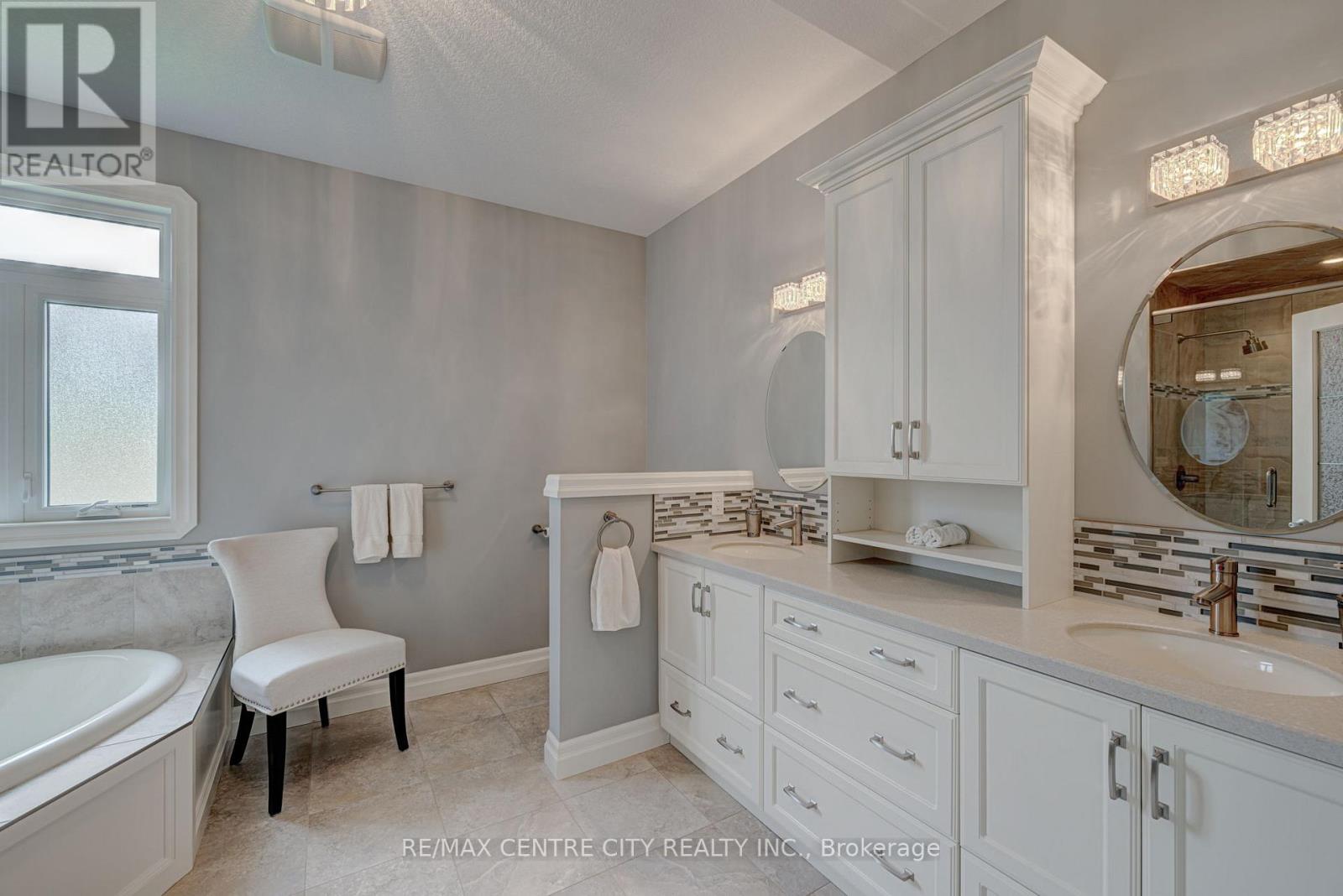 7 Drake Court, Strathroy-Caradoc, Ontario  N7G 0E1 - Photo 25 - X12535274