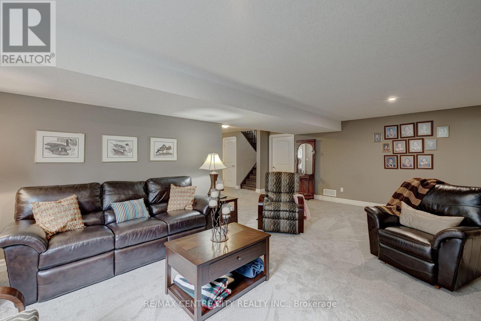 7 Drake Court, Strathroy-Caradoc, Ontario  N7G 0E1 - Photo 31 - X12535274