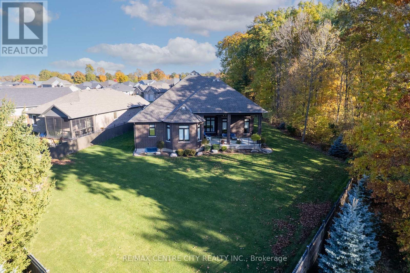 7 Drake Court, Strathroy-Caradoc, Ontario  N7G 0E1 - Photo 42 - X12535274