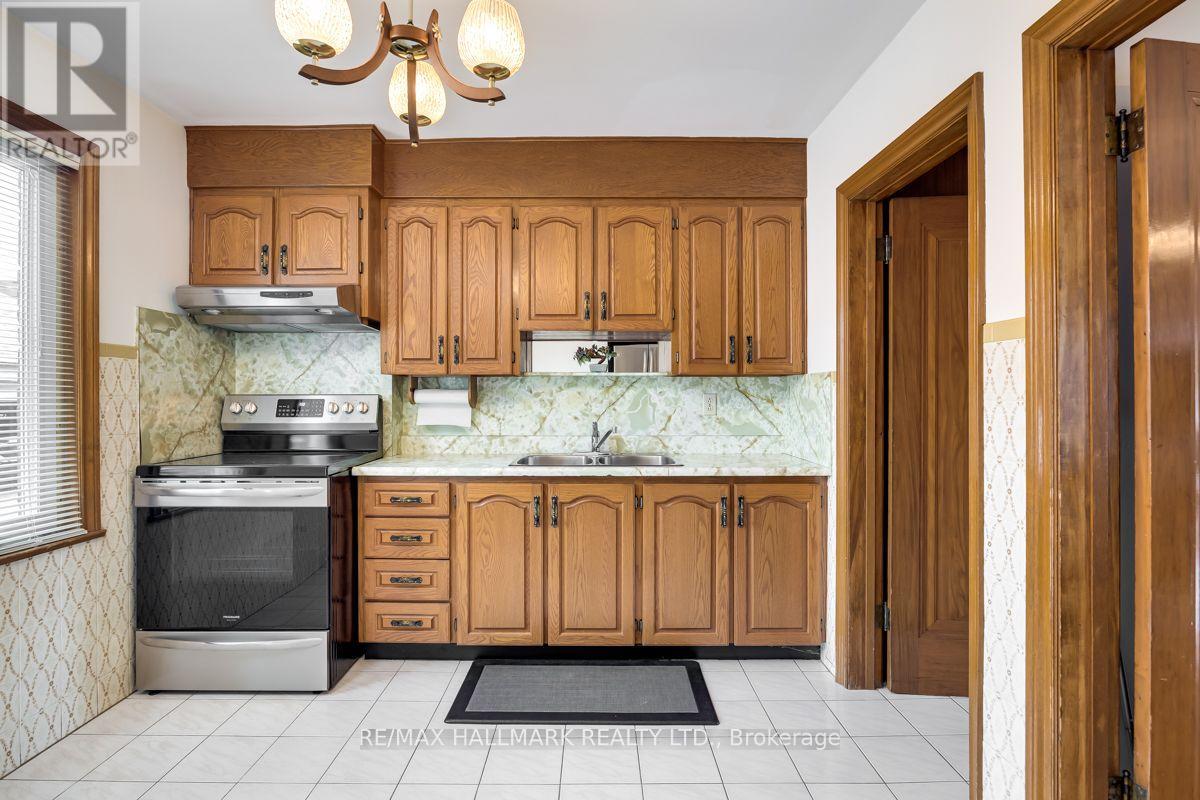 37 Cadorna Avenue, Toronto, Ontario  M4J 3W7 - Photo 7 - E12534692