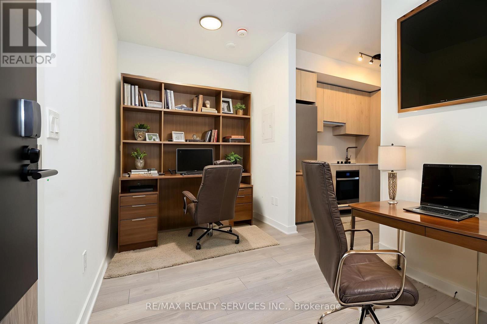 305 - 1007 The Queensway, Toronto, Ontario  M8Z 6C7 - Photo 10 - W12485918