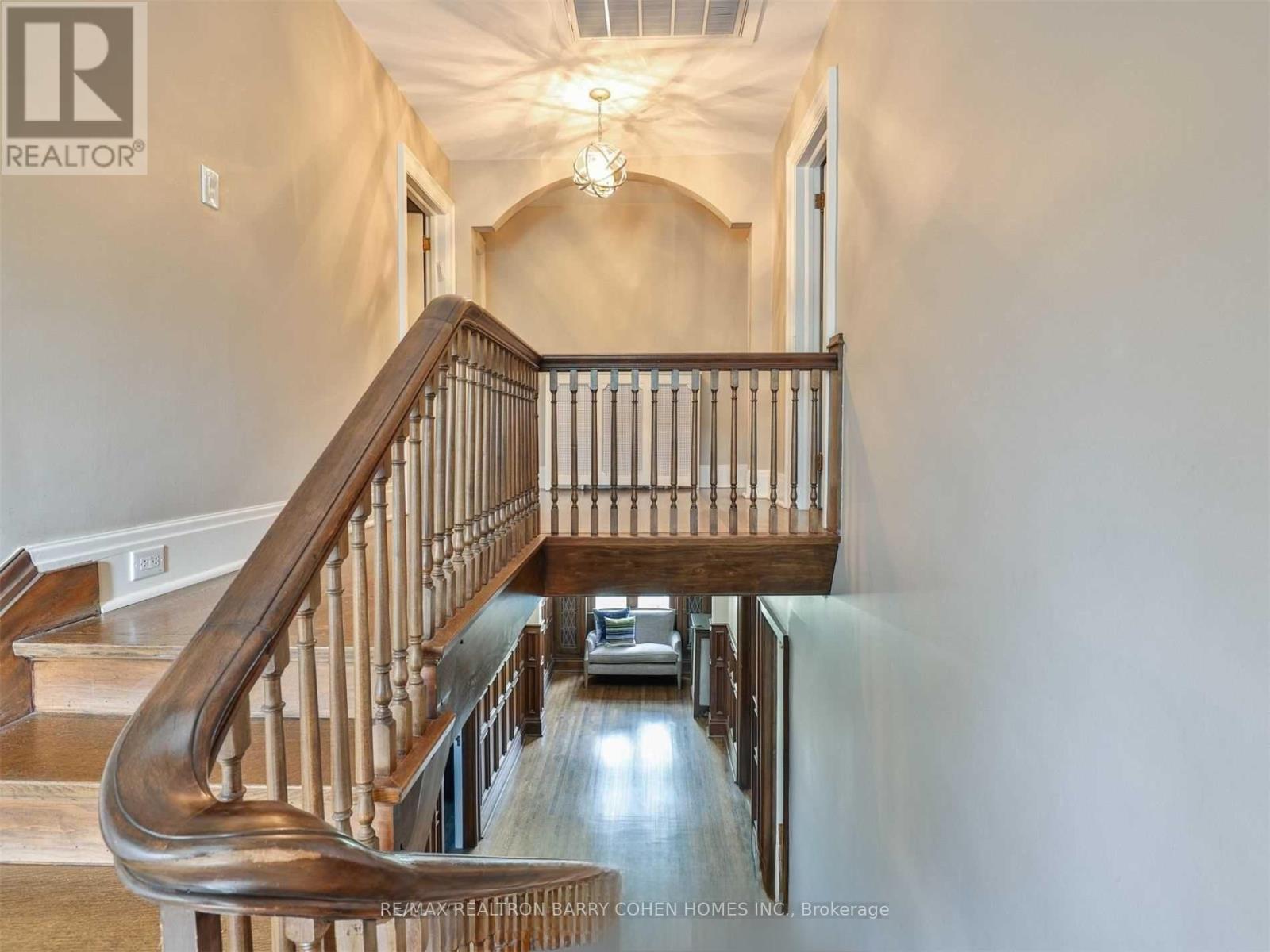 216 Dunvegan Road, Toronto, Ontario  M5P 2P2 - Photo 21 - C12522404