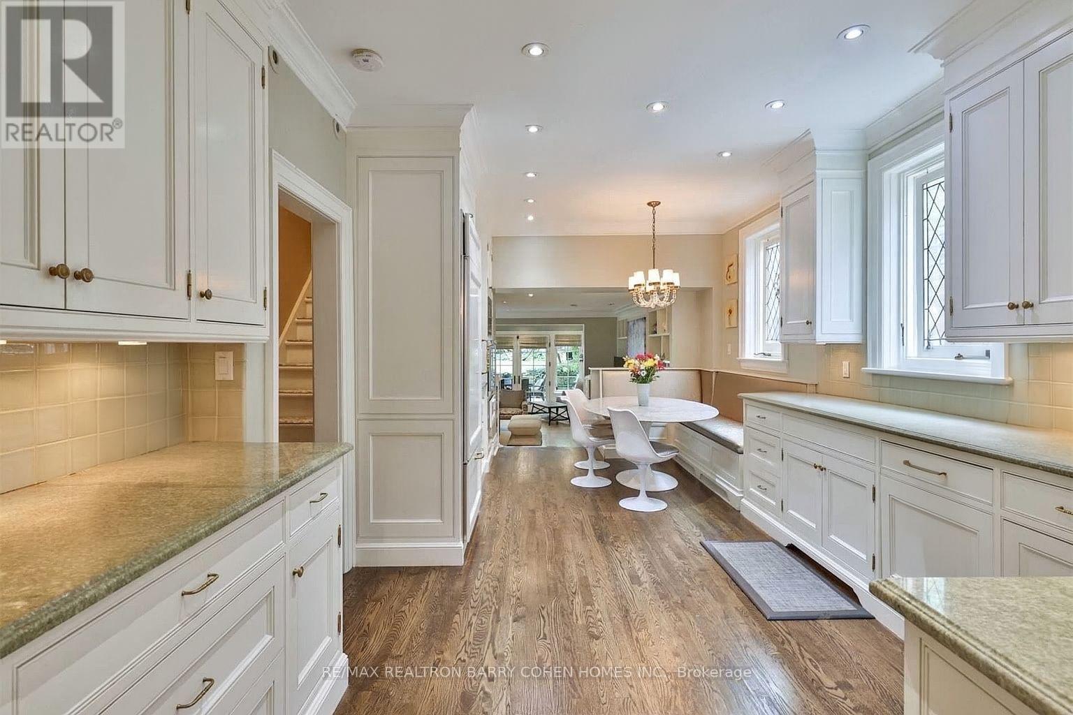 216 Dunvegan Road, Toronto, Ontario  M5P 2P2 - Photo 10 - C12522404